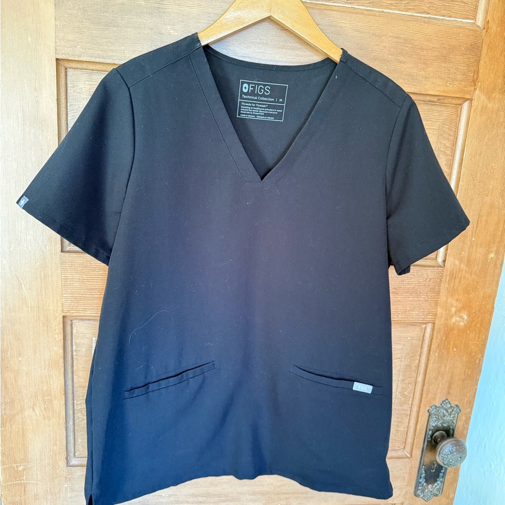 Figs Casma Three-Pocket Scrub Top